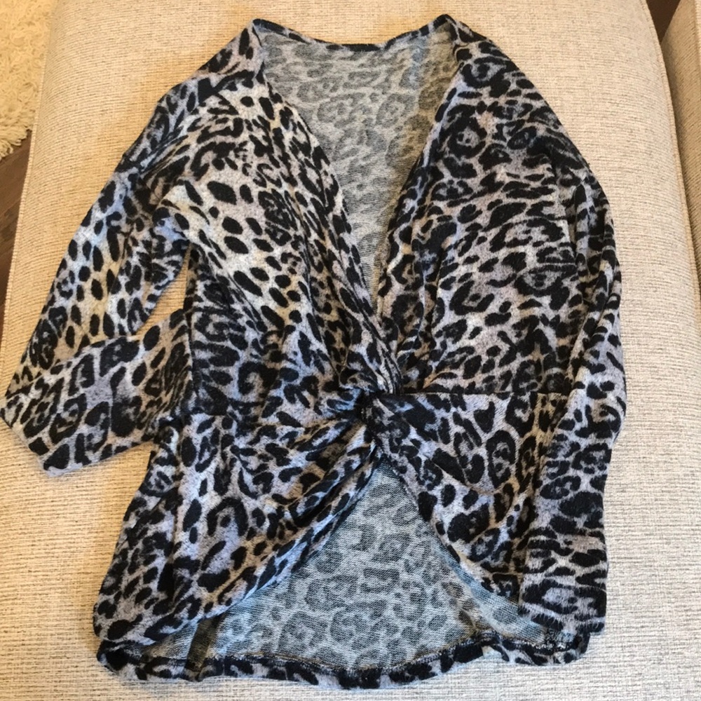 Super soft open front top.